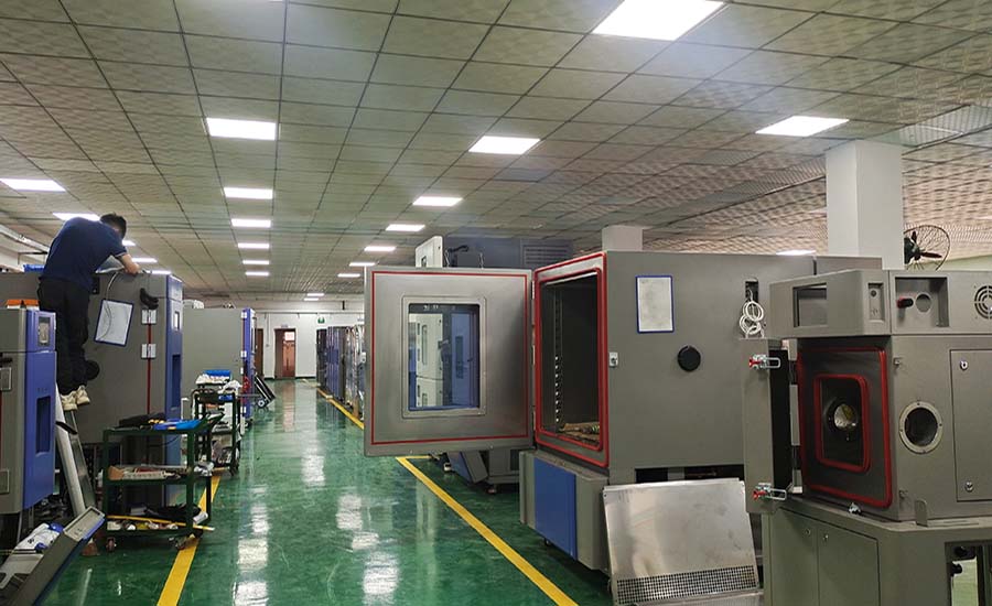 高低温湿热试验箱